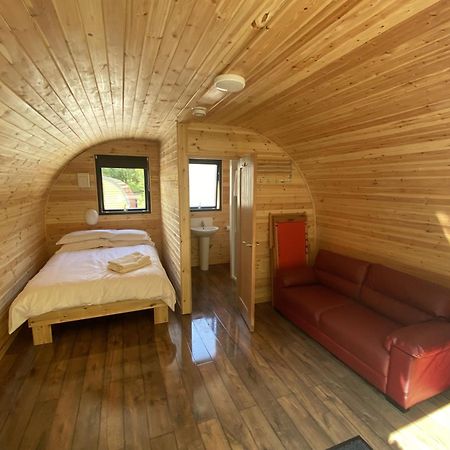 Forest Pod 4 Pet Friendly Villa นีธ ภายนอก รูปภาพ