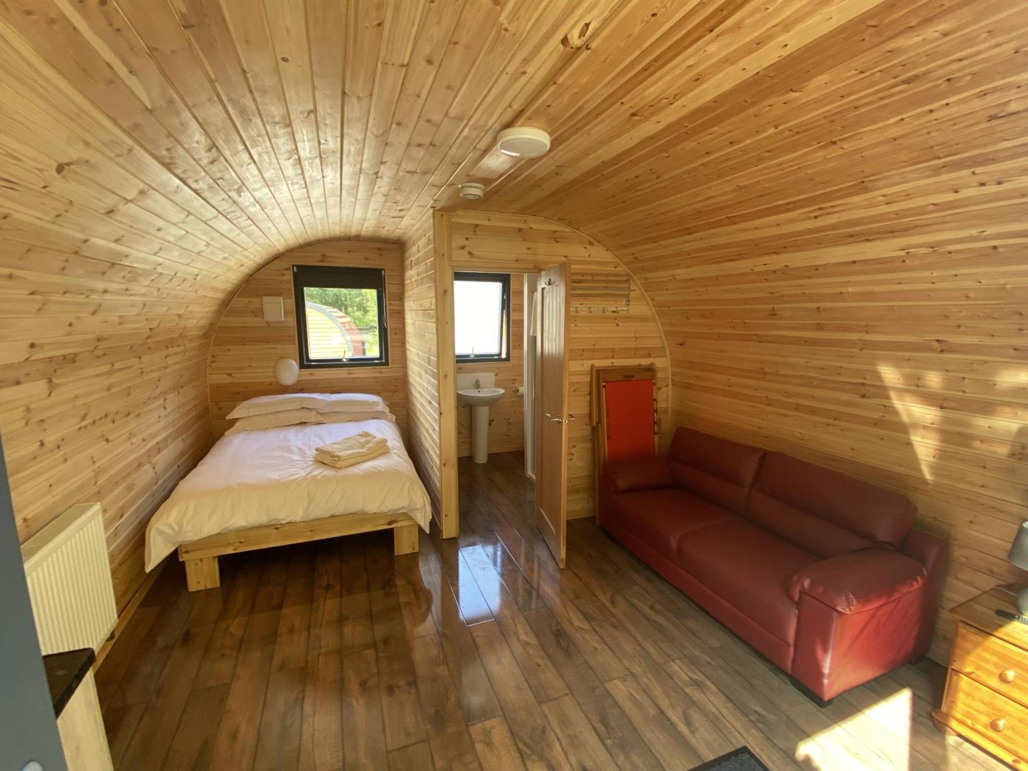 Forest Pod 4 Pet Friendly Villa นีธ ภายนอก รูปภาพ